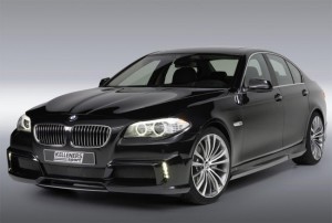 На фото - автомобиль BMW F10, topcars.am