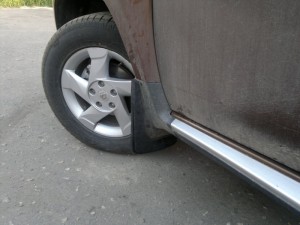 На фото - передние брызговики Рено Дастер, renault-duster-club.su