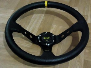 На фото - спортивный руль для Лада Гранта, uralcustoms.ru