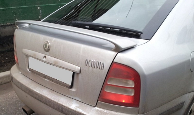 Замена задней щетки стеклоочистителя Skoda Octavia A7 Тур
