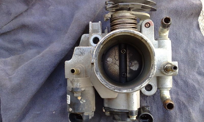 Чистка дроссельной заслонки Чистка дроссельной заслонки