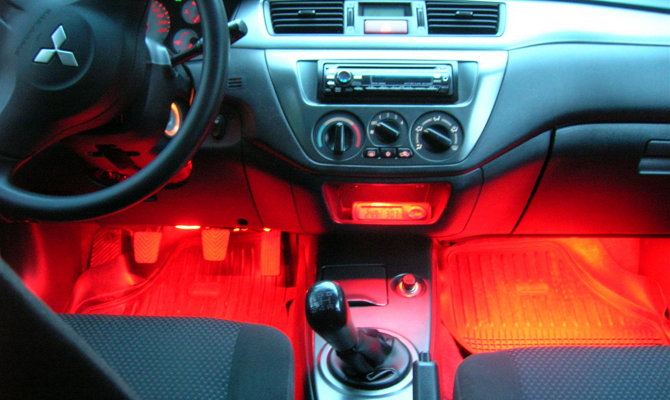 Подсветки для ног в салоне машины Подсветки для ног в салоне машины