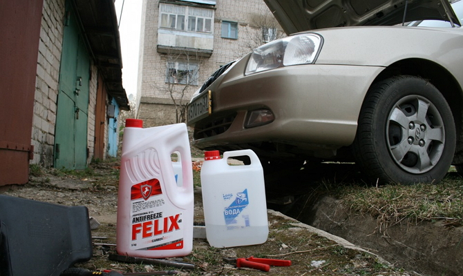 Красный антифриз стандарта G12 «Felix Carbox 40»