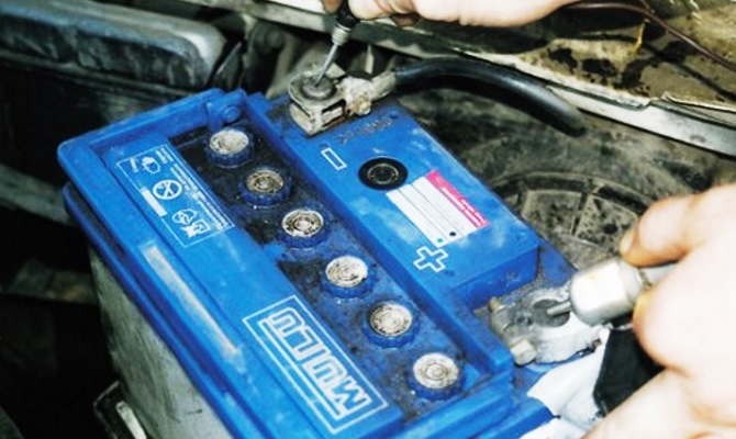 В среднем на зарядку до необходимого значения емкости у вас уйдет около часа В среднем на зарядку до необходимого значения емкости у вас уйдет около часа