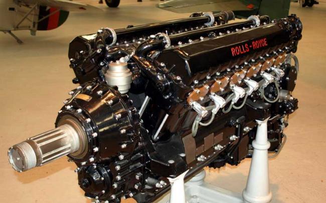 12-цилиндровый двигатель Rolls-Royce