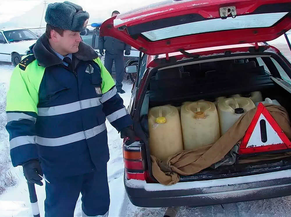 ГСМ в багажнике автомобиля