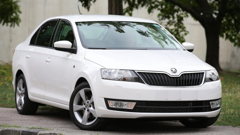 Автомобиль Skoda Rapid