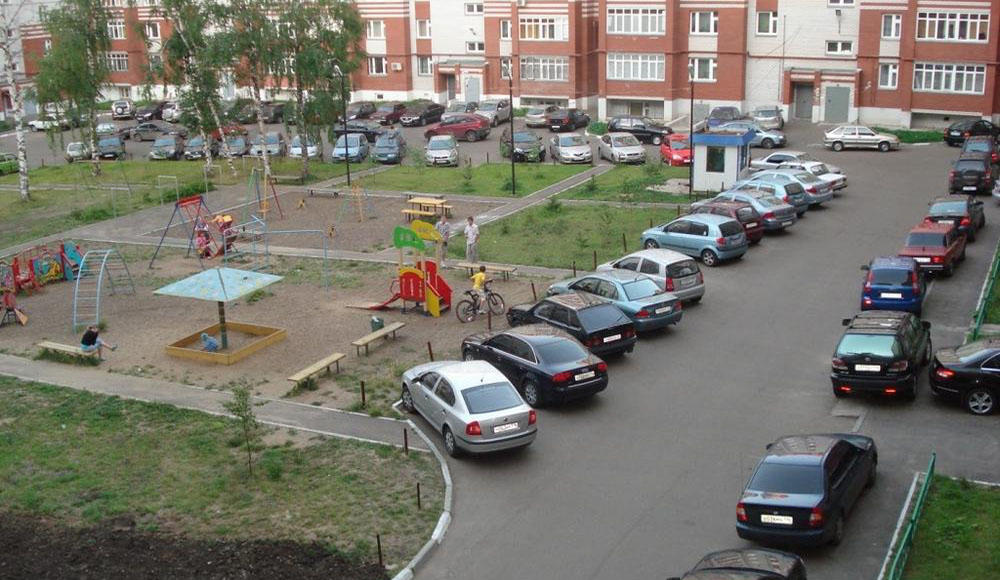 Куда пожаловаться на неправильную парковку во дворе