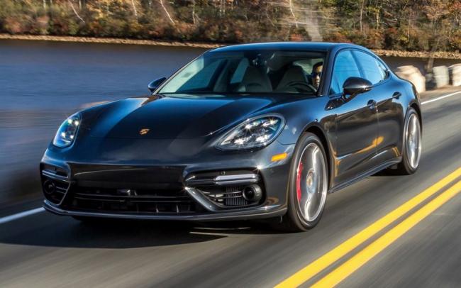 Автомобиль Porsche Panamera