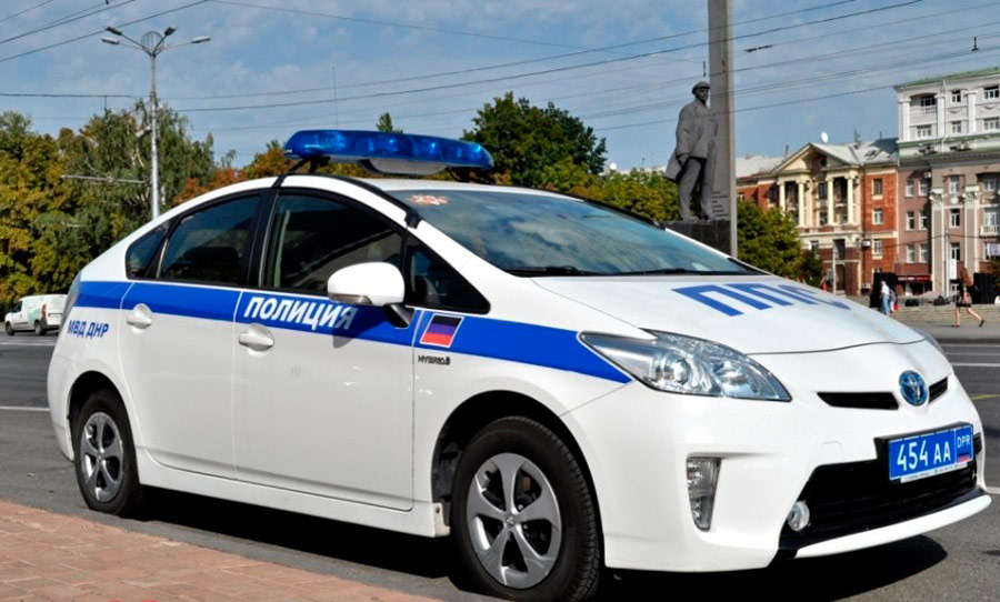 Полицейский автомобиль