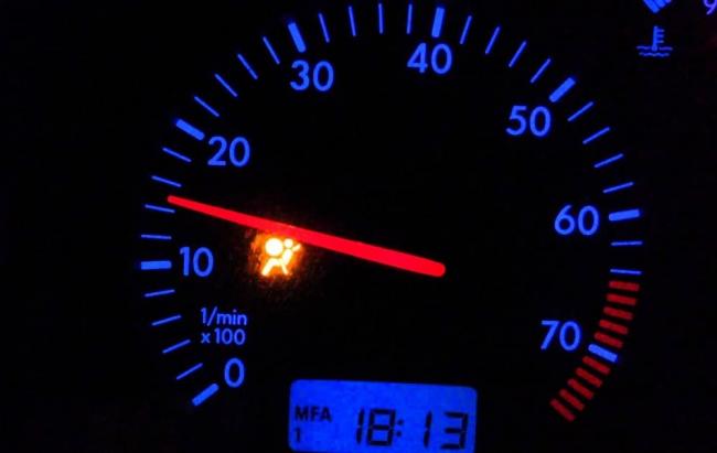 Стрелка тахометра