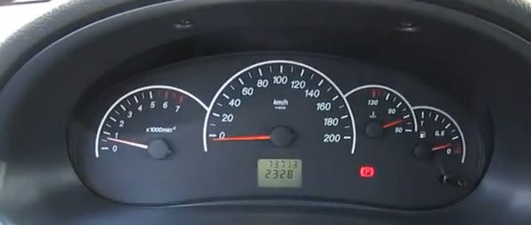 ne rabotaet spidometr priora